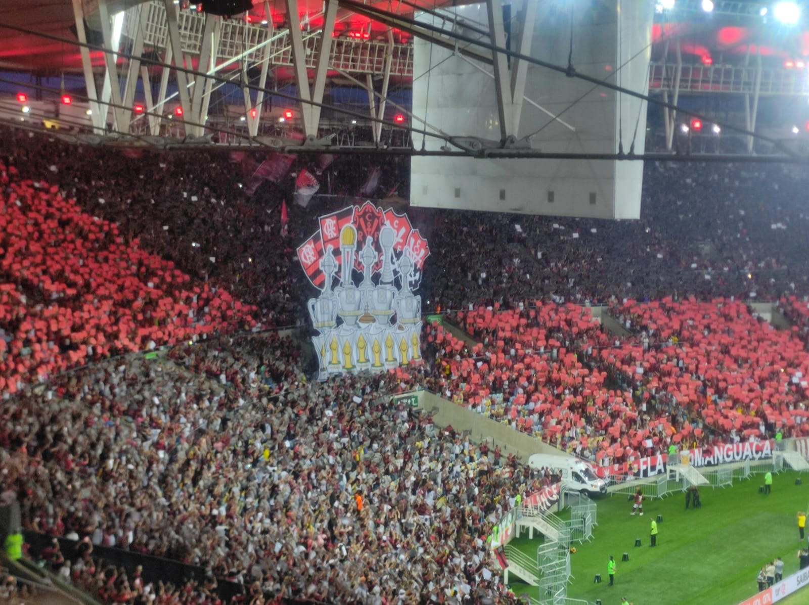 Torcida Do Flamengo Faz Mosaico Tirando Onda O Fluminense